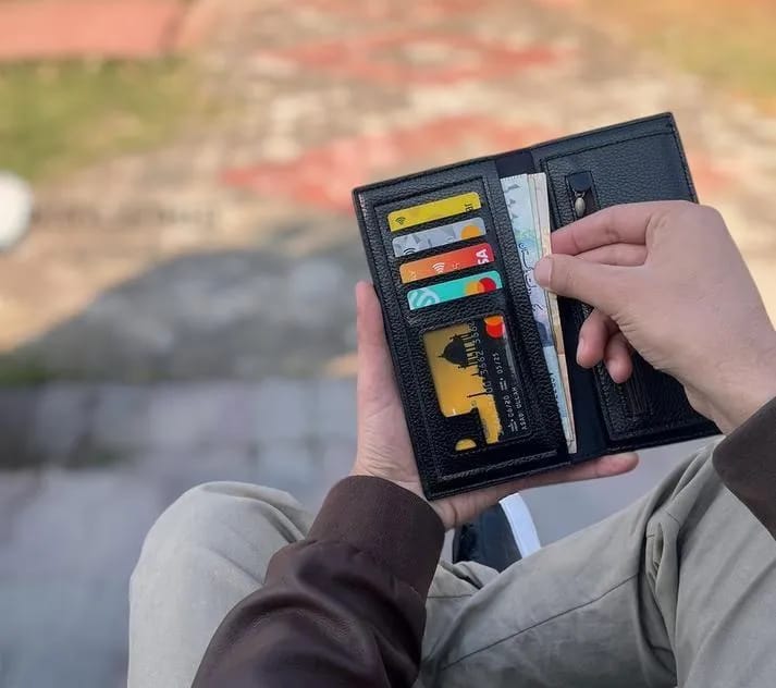 Rovell Classic PU Leather Wallet – Minimal Bi-Fold Design